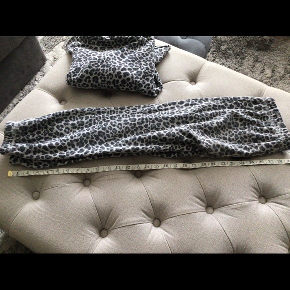 Animal print matching jogger set - Picture 9 of 10